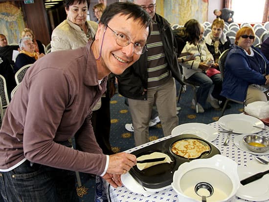 Vodohod MS Nikolay Chernyshevsky Interior Entertainment Pancake Making Class.jpg